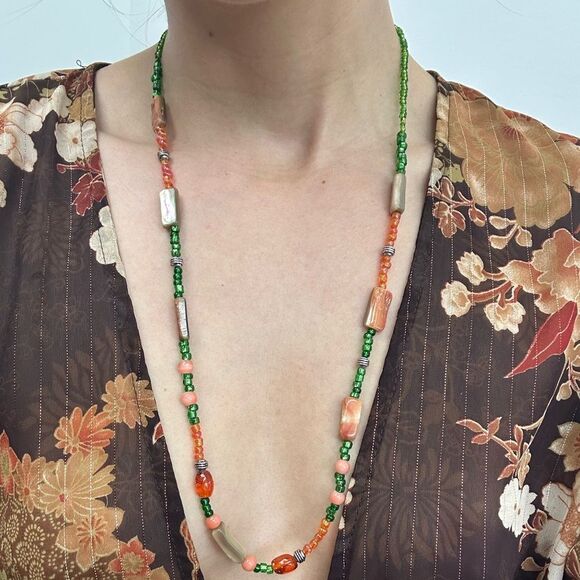 Green & Mother of Pearl Beaded Multi-color Necklace 27" - Picture 7 of 11